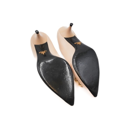 Prada Patent Leather Nude Beige Kitten Heel Pumps with Gold Brooch EU 36.5 - Picture 8 of 9